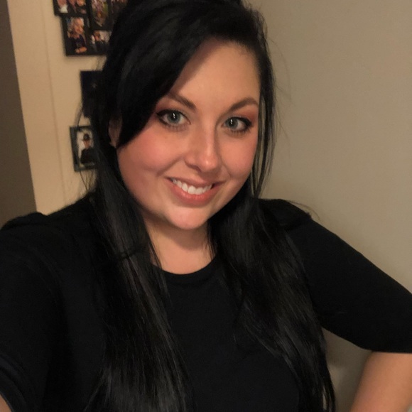 Welcome to my closet🤪🦖 - Picture 2 of 4